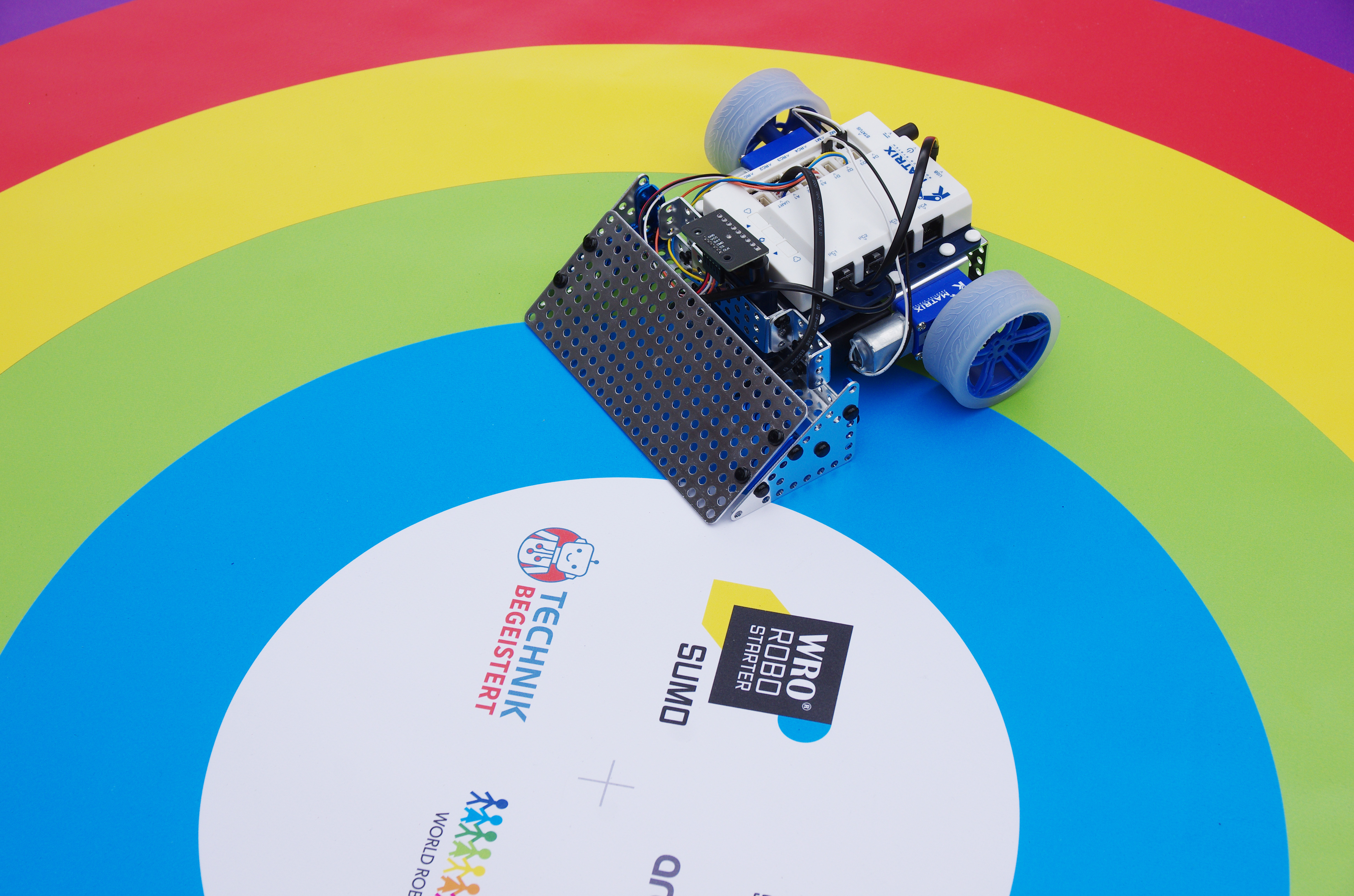 Sumo Roboter auf Spielfeld